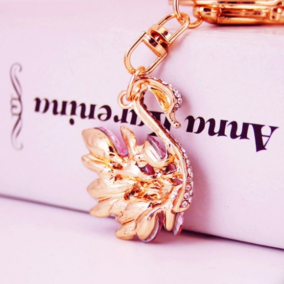 ‼️CLEARANCE PRICE FIRM‼️🦢Swan Keychain🦢 - Picture 3 of 3